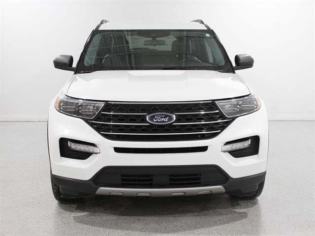 Certified 2022 Ford Explorer XLT w/ Equipment Group 202A image 4