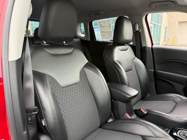 Used 2019 Jeep Compass Latitude AWD/4WD image 26