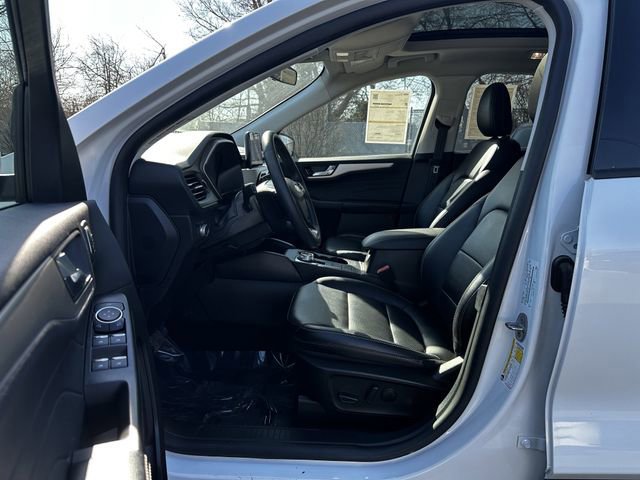 Certified 2022 Ford Escape SEL w/ Technology Package image 19