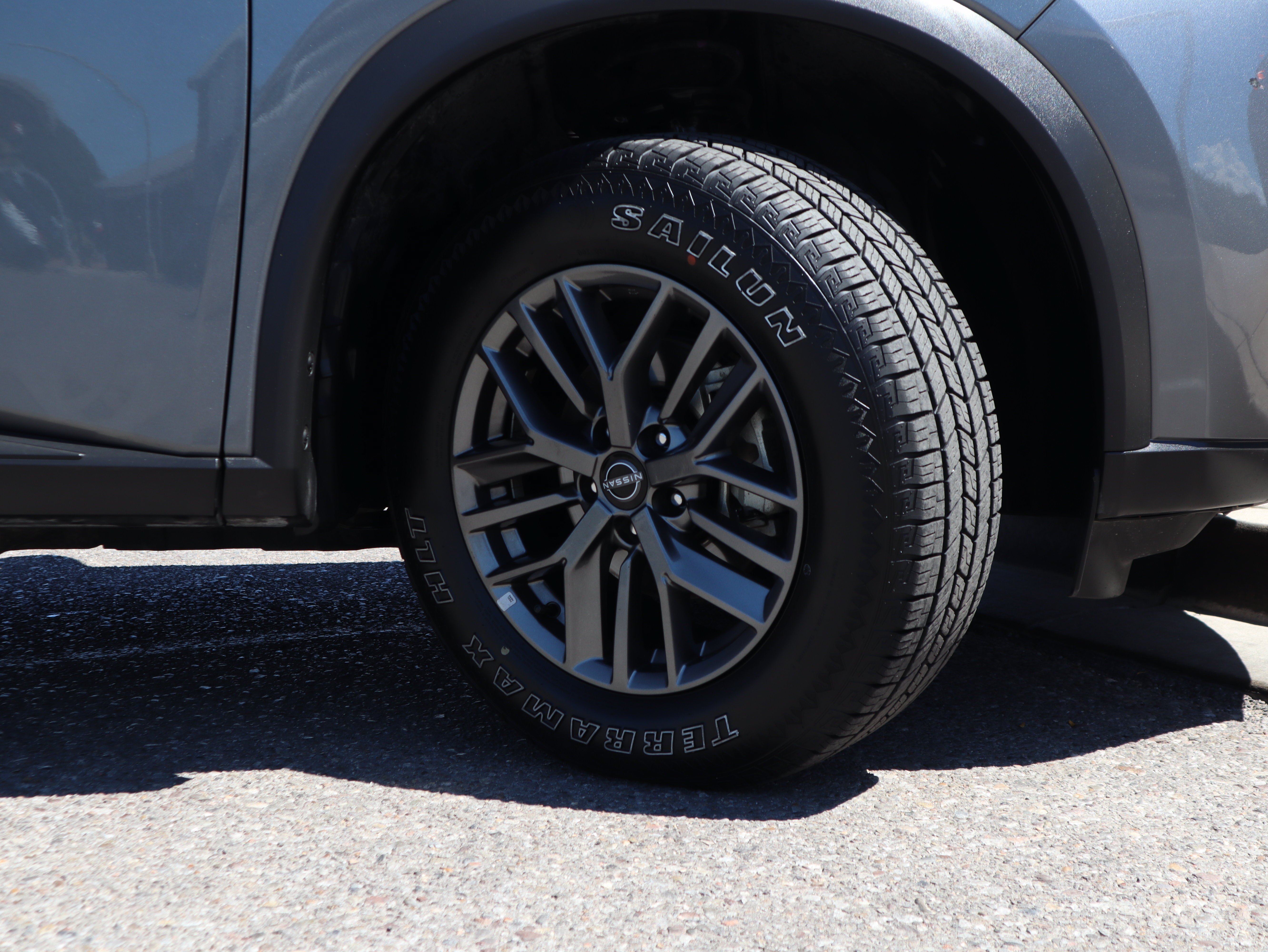 Used 2023 Nissan Rogue S AWD/4WD image 13