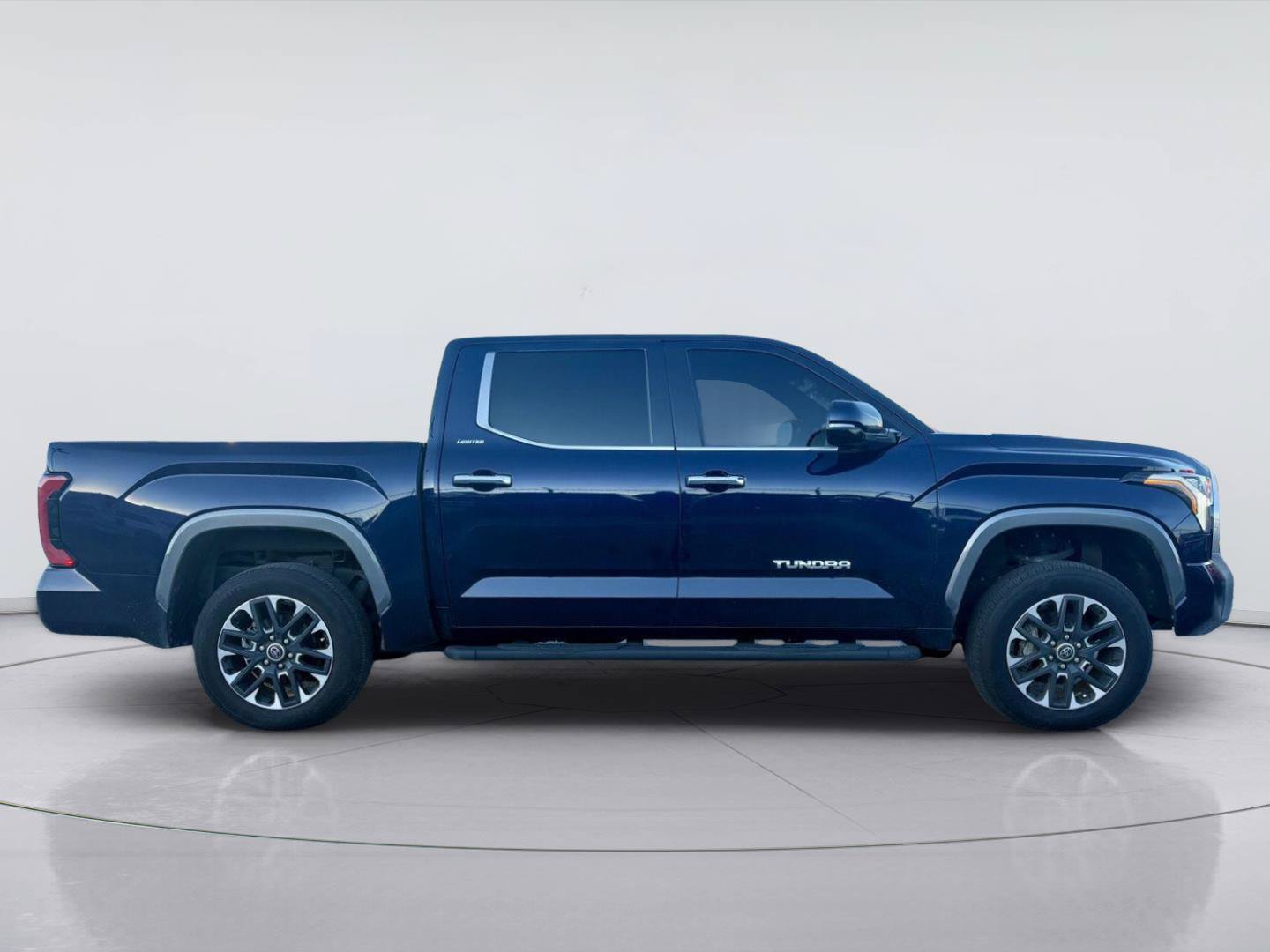 Used 2023 Toyota Tundra Limited AWD/4WD image 3