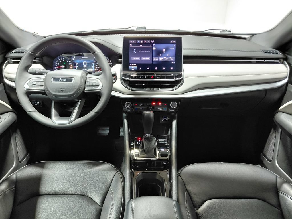 Used 2025 Jeep Compass Limited AWD/4WD image 3
