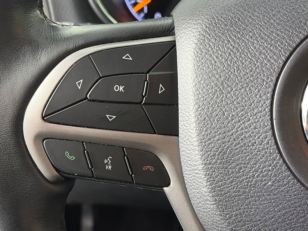 Used 2019 Jeep Grand Cherokee Altitude image 17