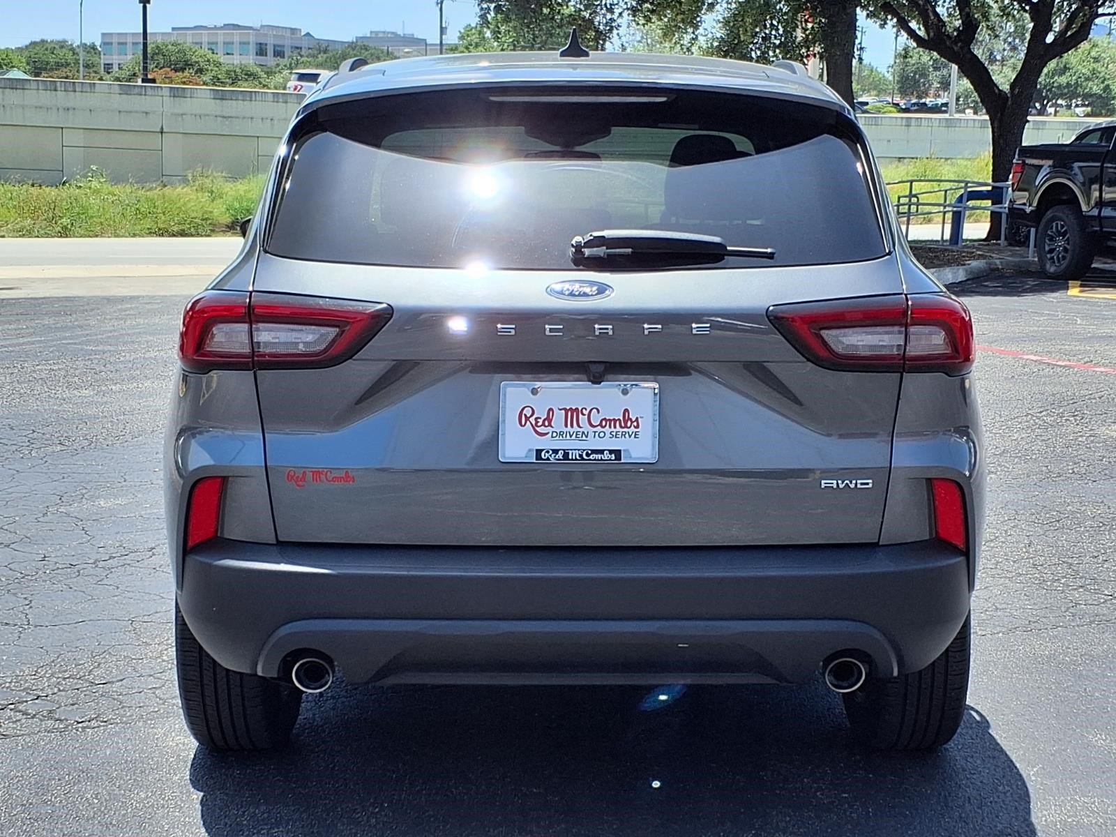 Certified 2025 Ford Escape ST-Line Select AWD/4WD image 7