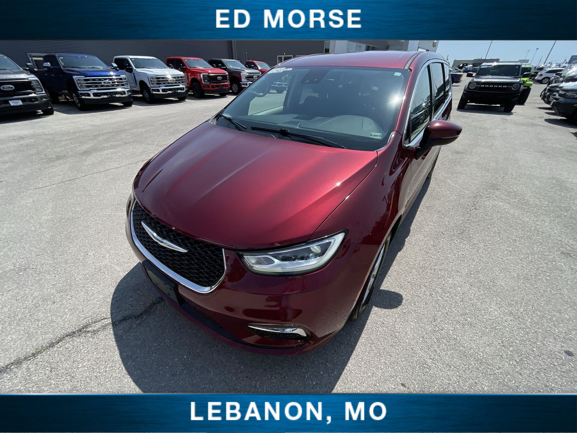 Used 2023 Chrysler Pacifica Touring-L FWD image 19