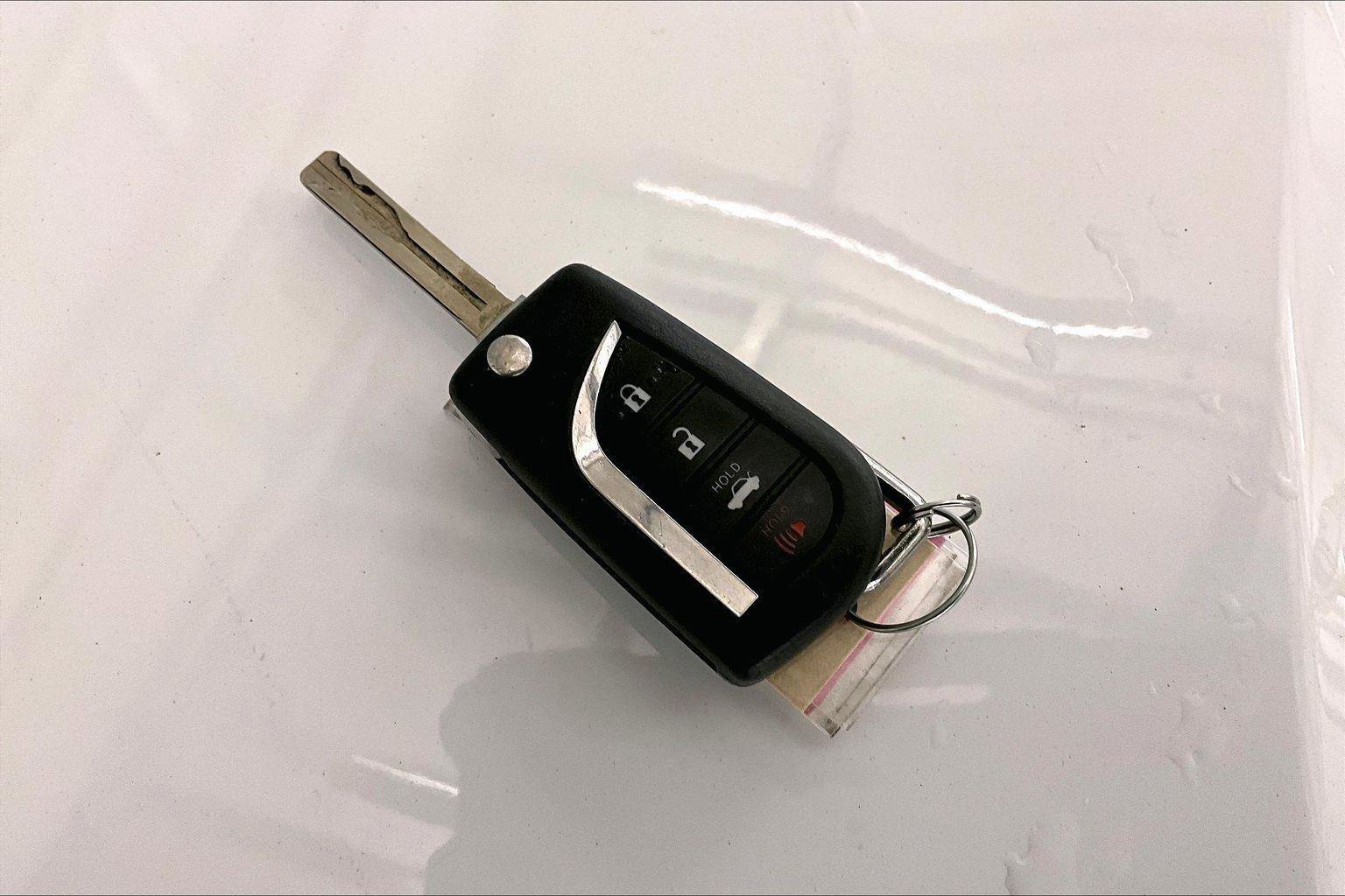 Used 2019 Toyota Camry SE image 11