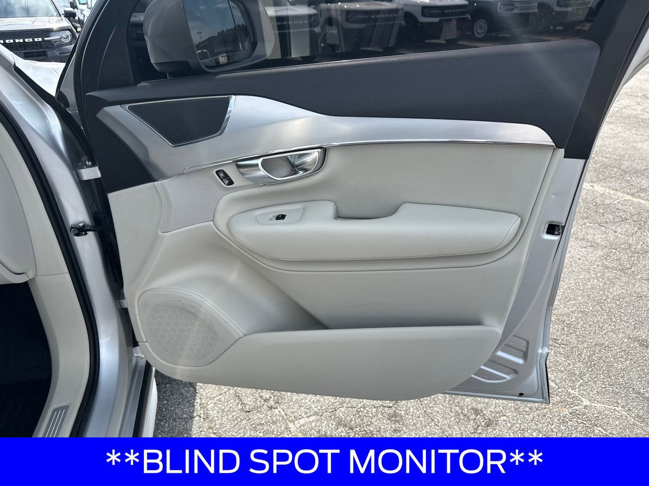 Used 2018 Volvo XC90 T5 Momentum w/ Convenience Package AWD/4WD image 14