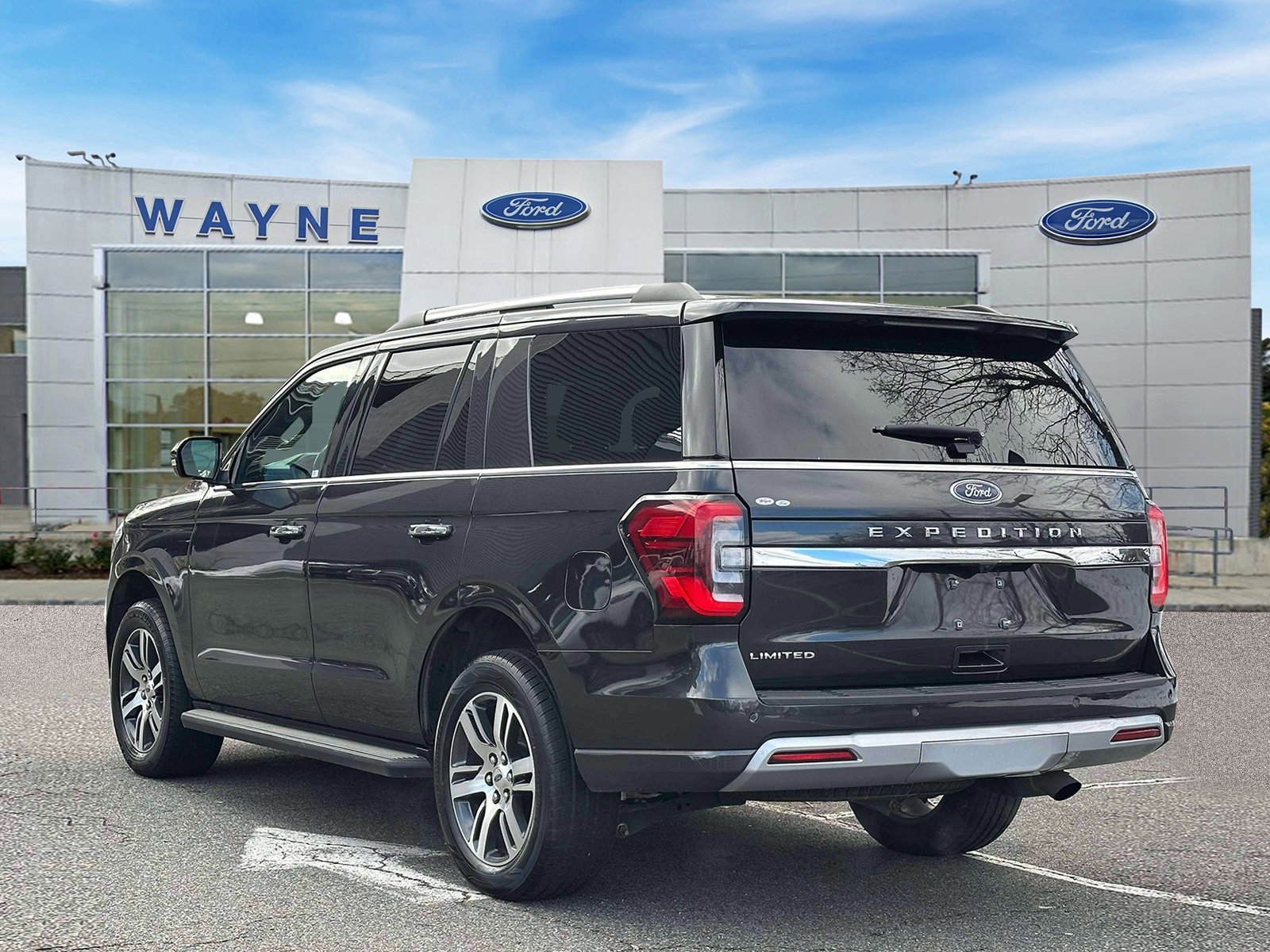 Certified 2024 Ford Expedition Limited image 3