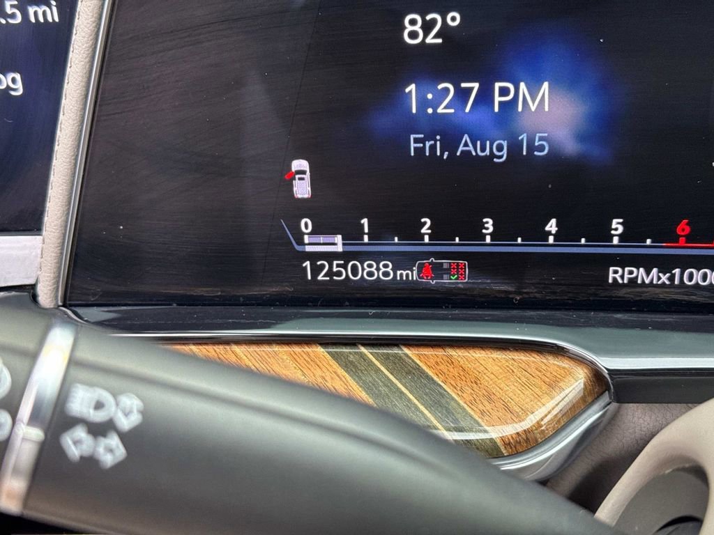 Used 2023 Cadillac Escalade ESV Sport Platinum image 3