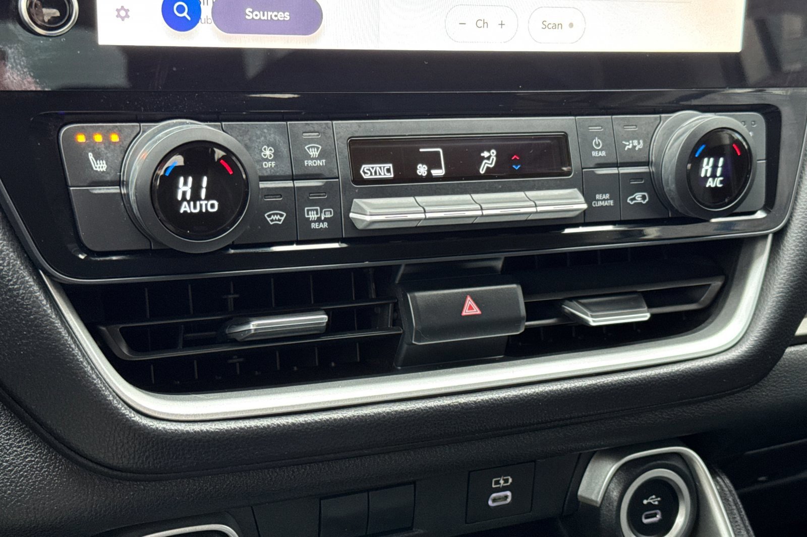 Used 2024 Toyota Grand Highlander AWD image 23