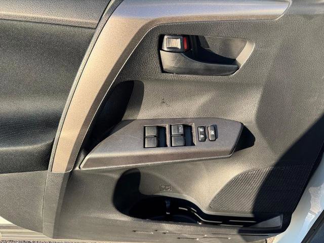Used 2018 Toyota RAV4 LE w/ All Weather Liner Package image 19