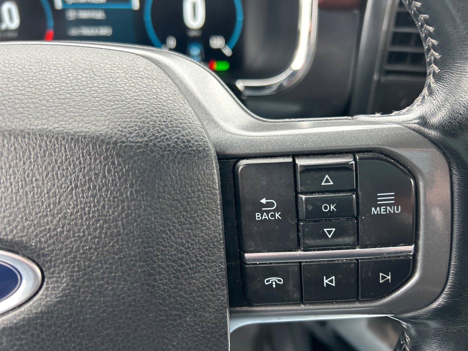 Certified 2021 Ford F150 Lariat w/ Equipment Group 502A High image 24