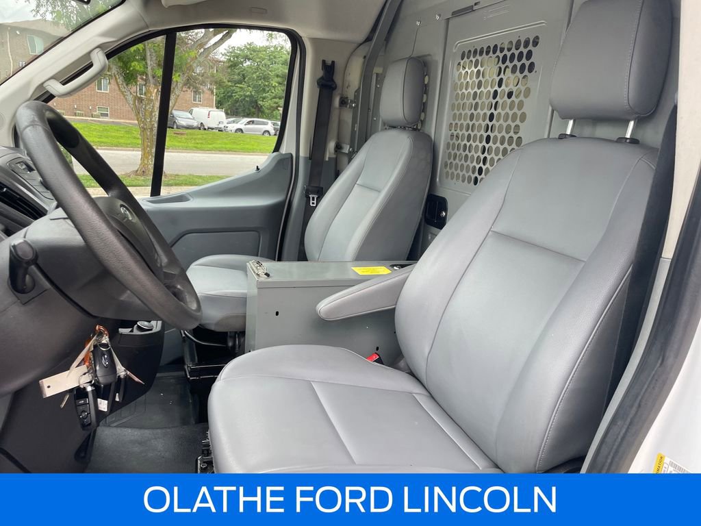 Certified 2017 Ford Transit 250 130 Low Roof RWD image 17