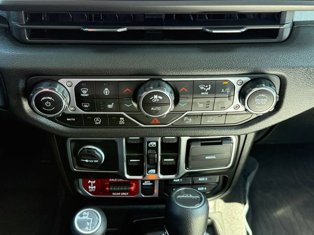 Used 2025 Jeep Gladiator Sport AWD/4WD image 11