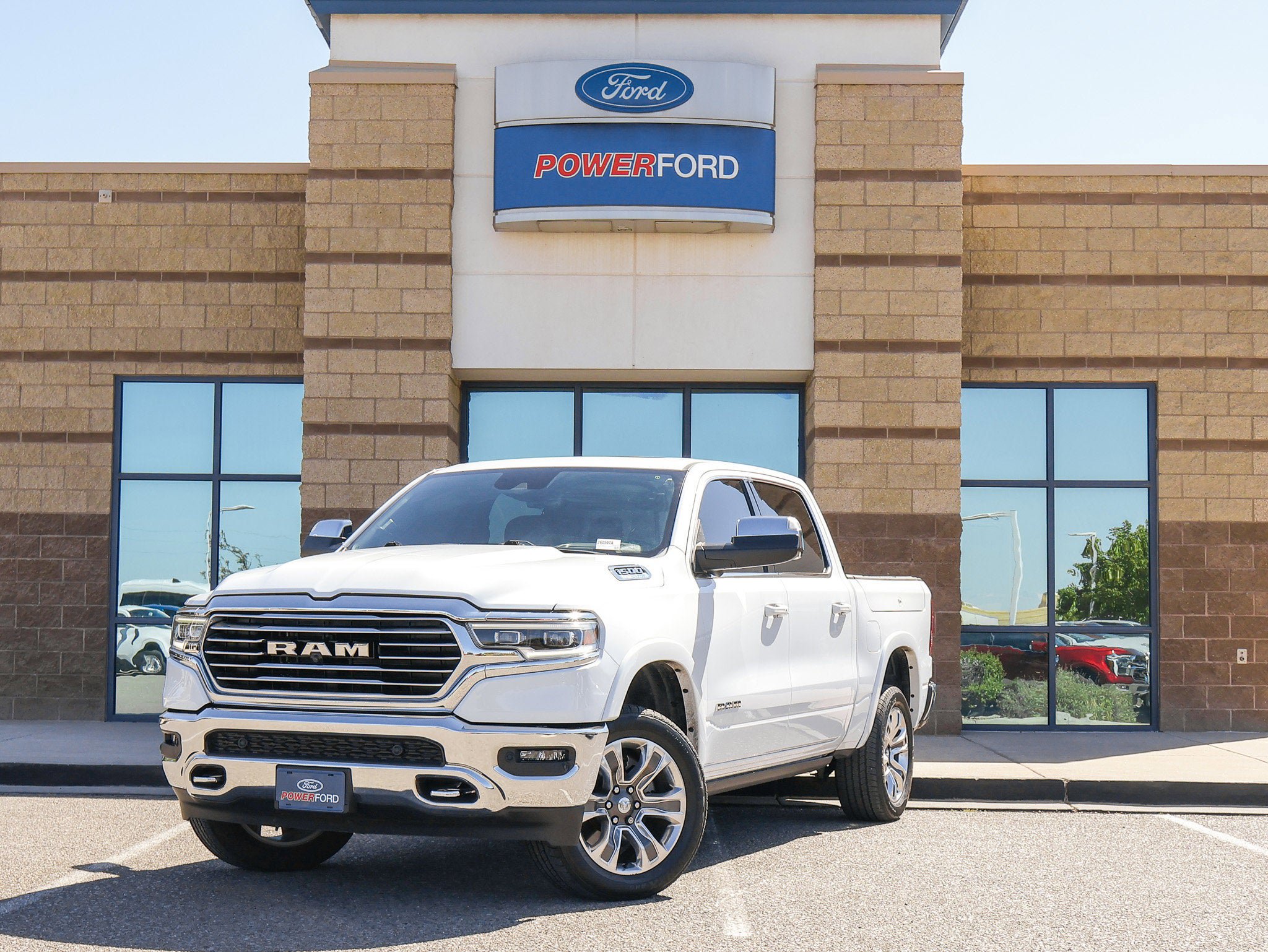 Used 2023 RAM 1500 Limited AWD/4WD image 2