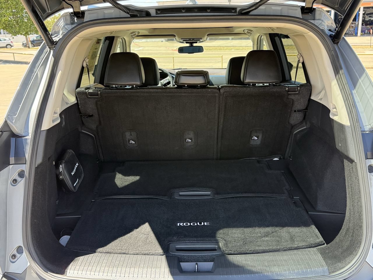 Used 2023 Nissan Rogue SL w/ SL Premium Package FWD image 29