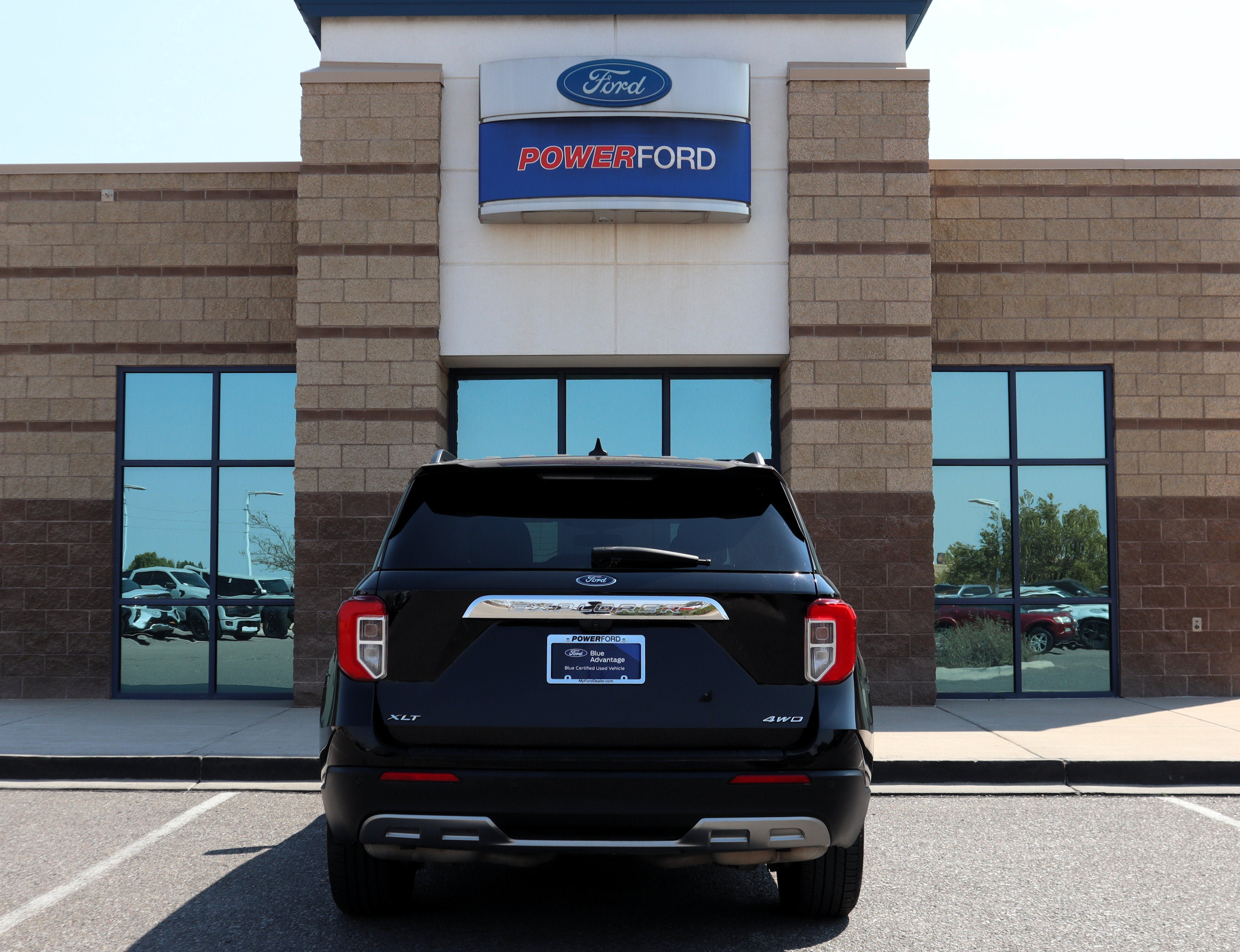 Certified 2023 Ford Explorer XLT w/ Equipment Group 202A AWD/4WD image 7