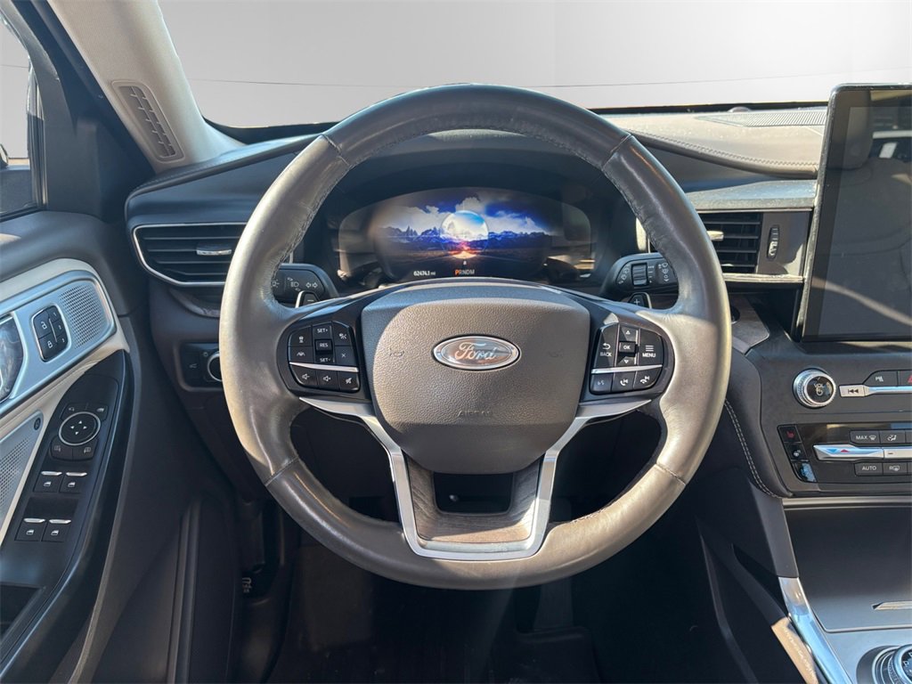 Certified 2020 Ford Explorer Platinum w/ Premium Technology Package image 9