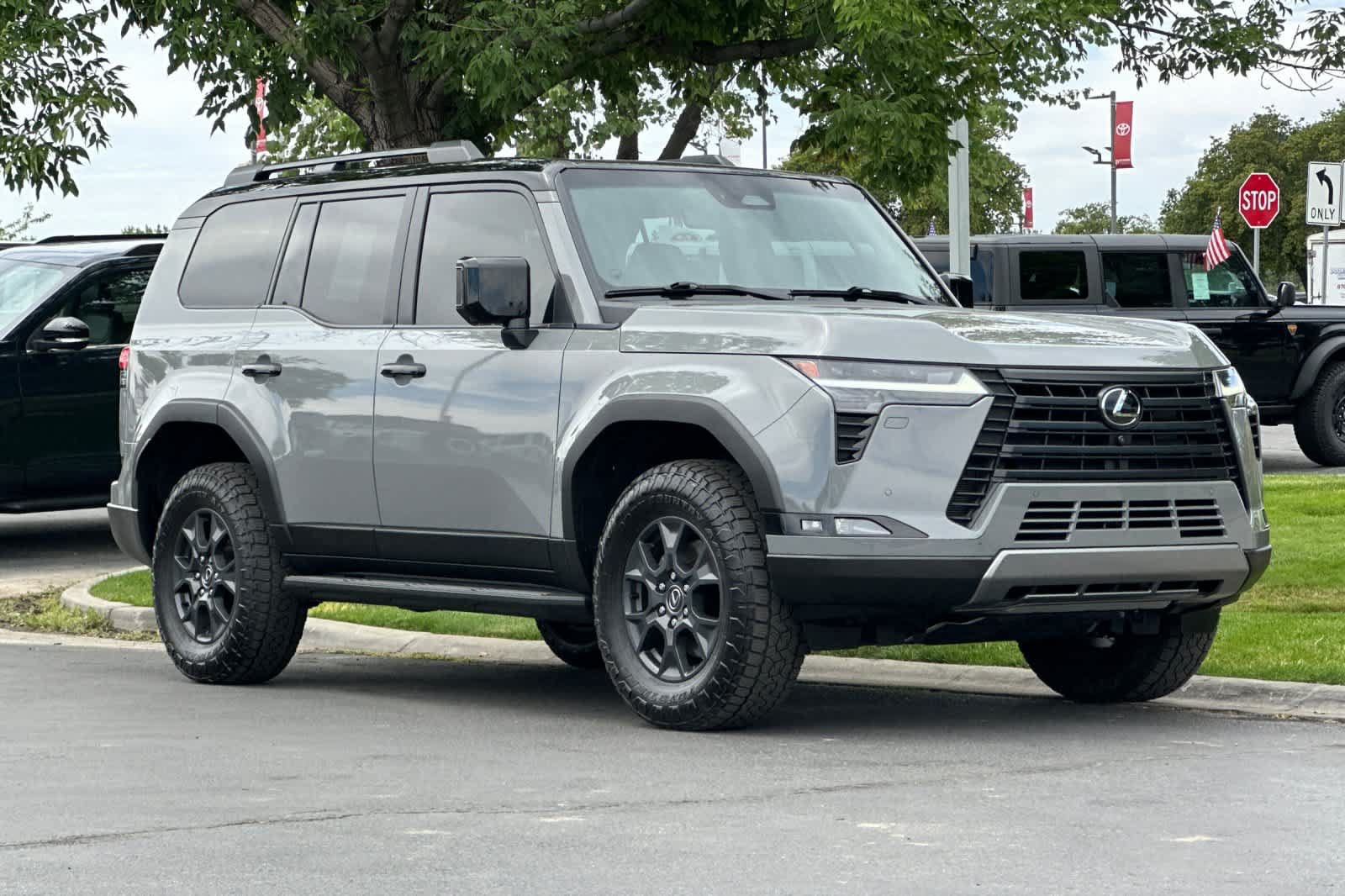 Used 2024 Lexus GX 550 AWD/4WD image 9