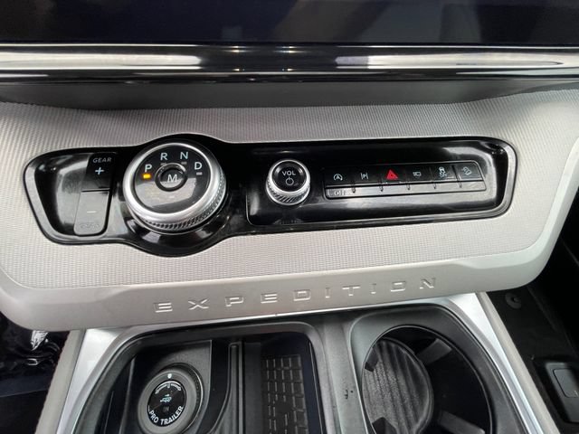 Certified 2025 Ford Expedition Active AWD/4WD image 23