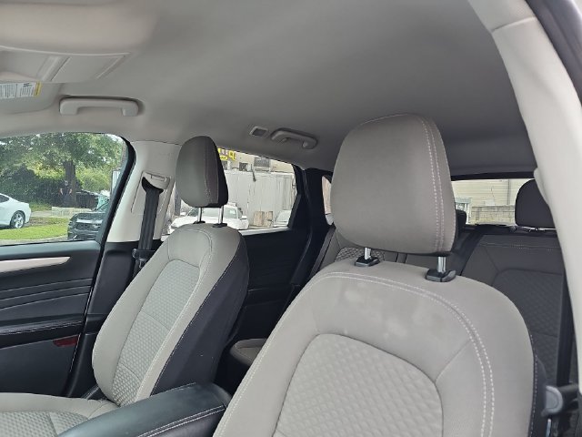 Certified 2022 Ford Escape SE w/ SE Sport Appearance Package FWD image 17