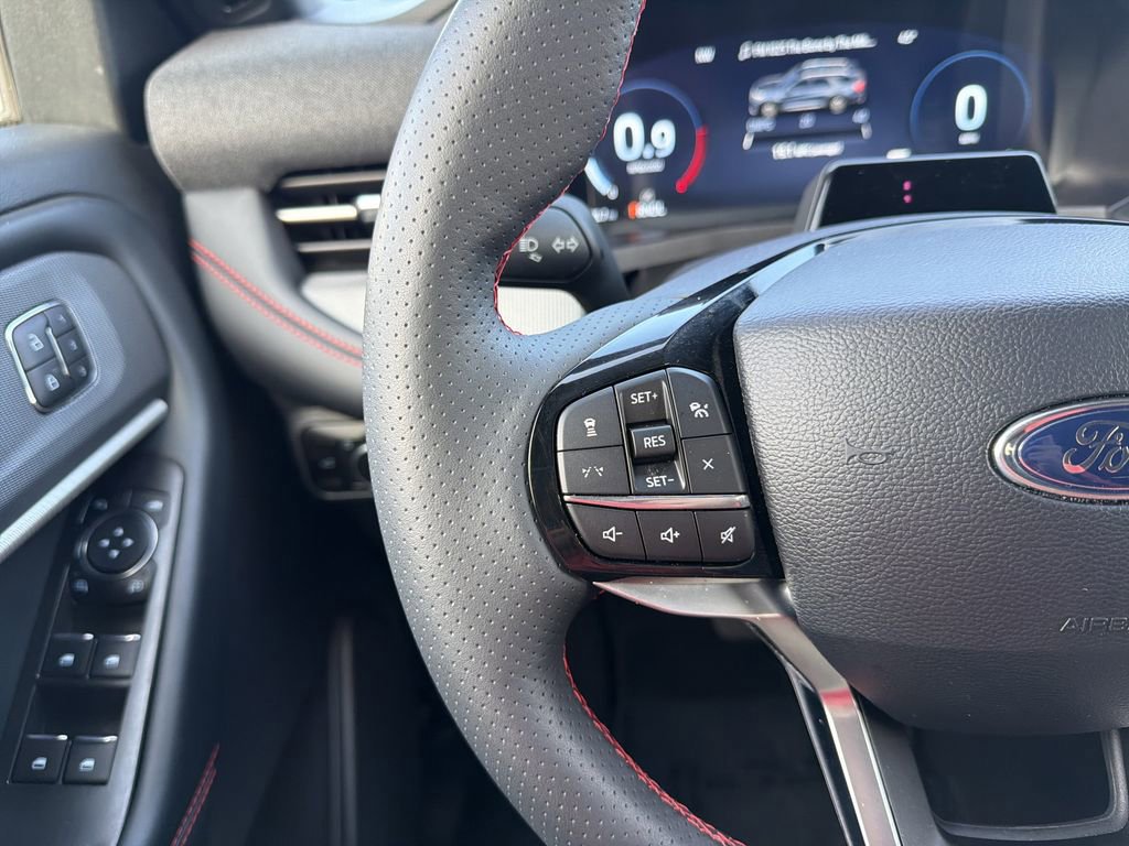 Certified 2025 Ford Explorer ST-Line w/ Premium Package image 30