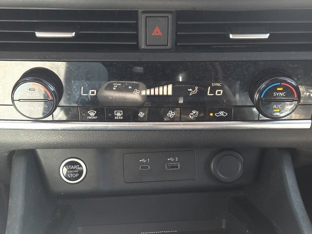 Used 2023 Nissan Rogue SV FWD image 28