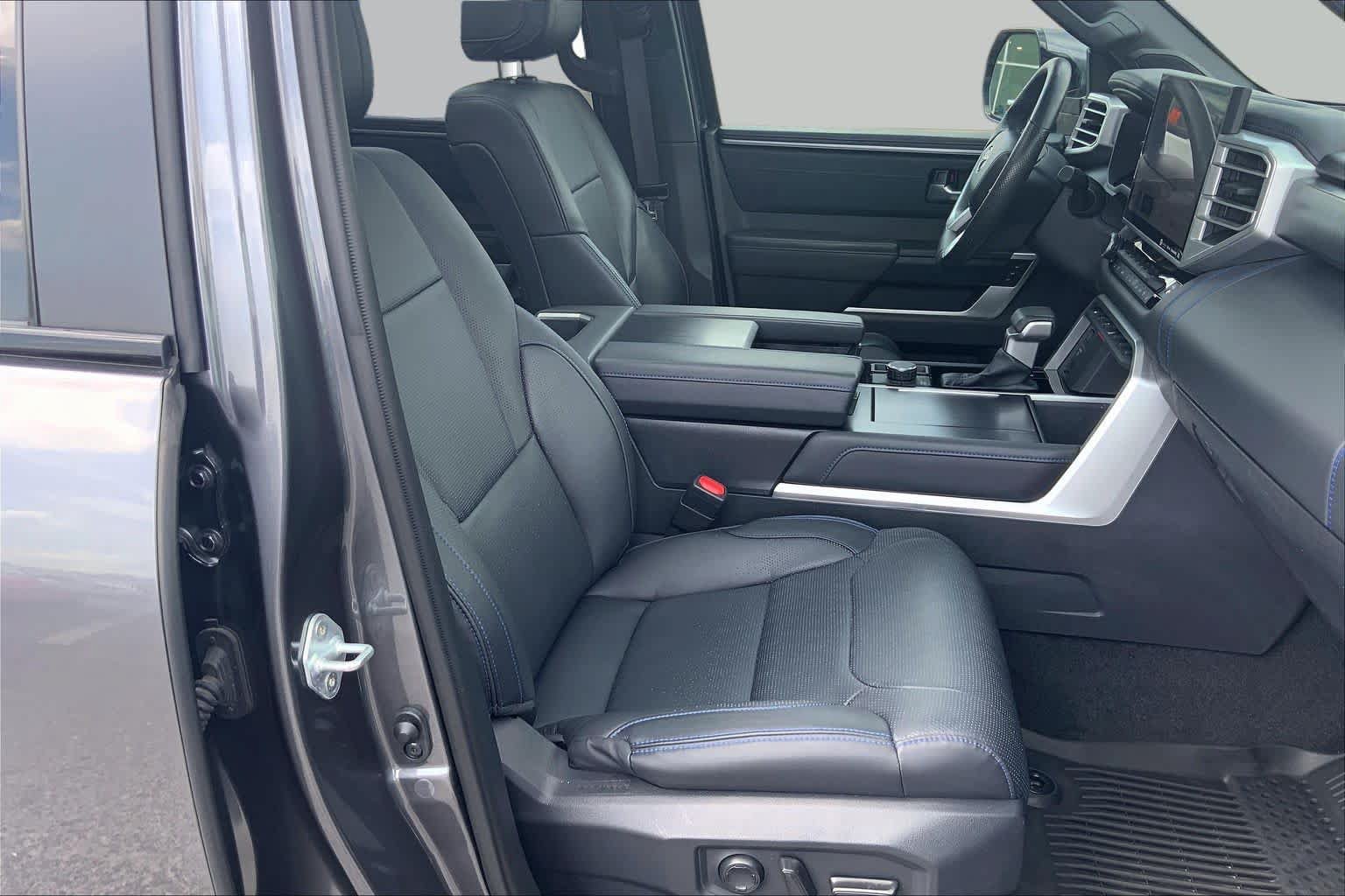 Used 2024 Toyota Tundra Platinum AWD/4WD image 9