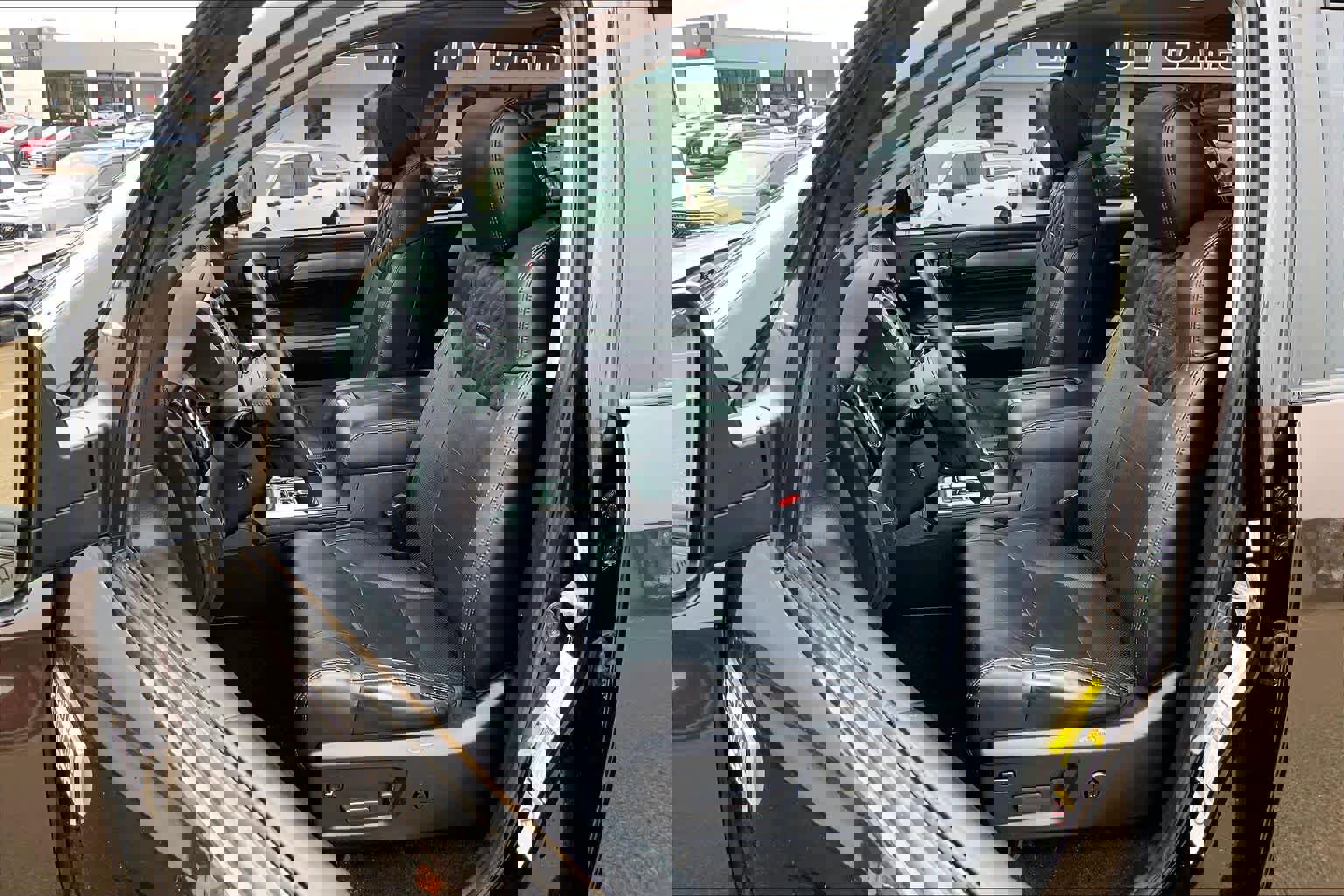 Used 2019 Toyota Tundra Platinum image 7