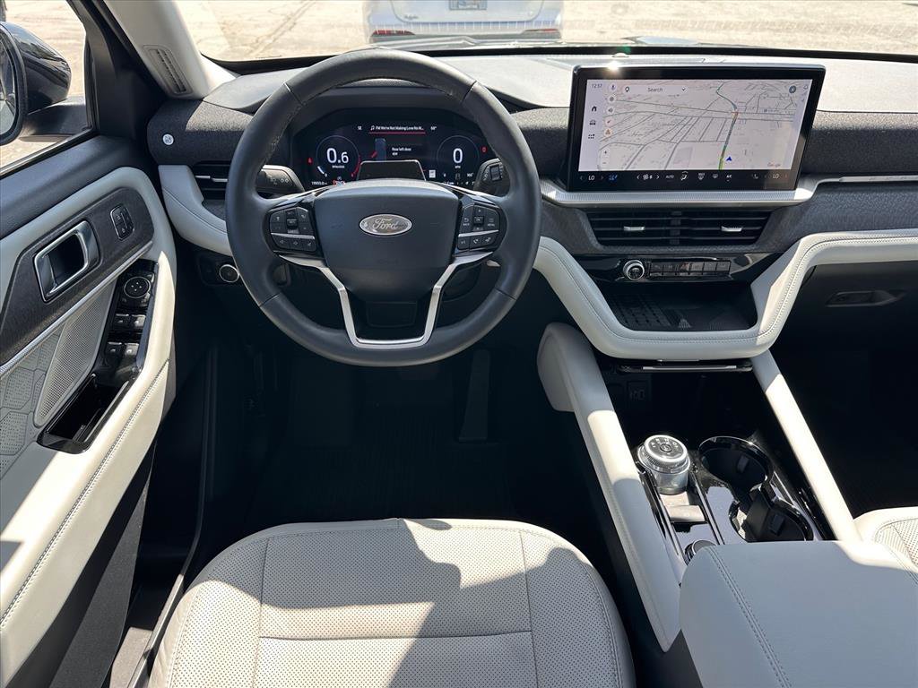 Certified 2025 Ford Explorer Platinum w/ Ultimate Package image 12