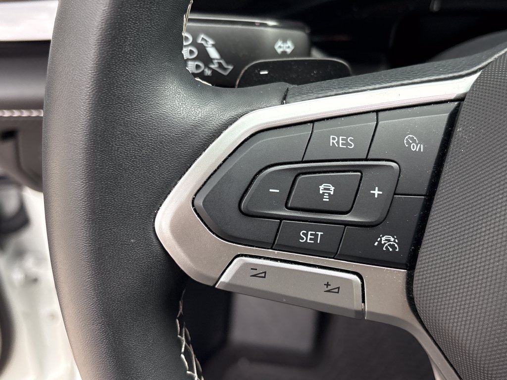Used 2024 Volkswagen Atlas SE FWD image 16