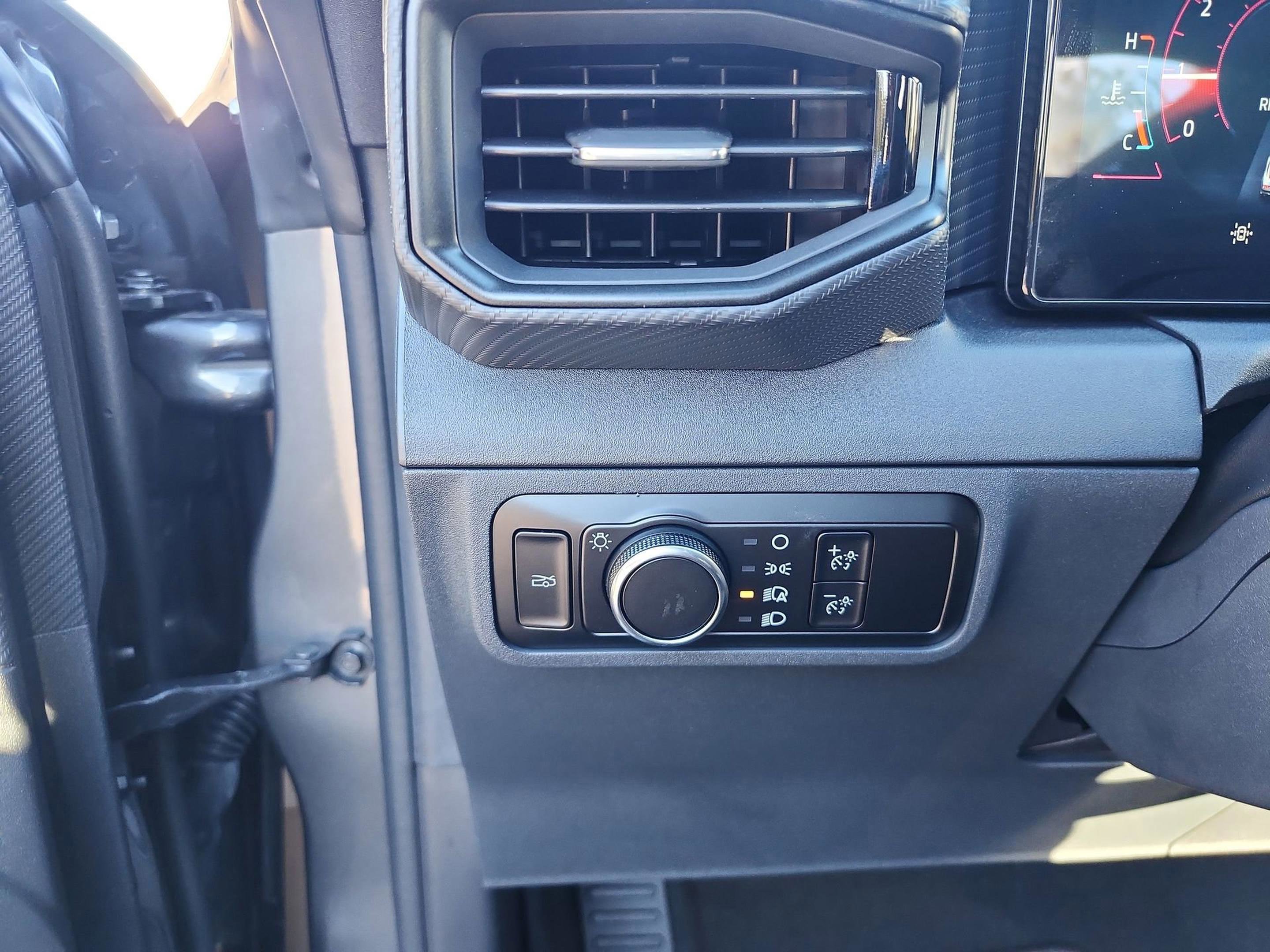 Certified 2025 Ford Mustang Coupe image 11