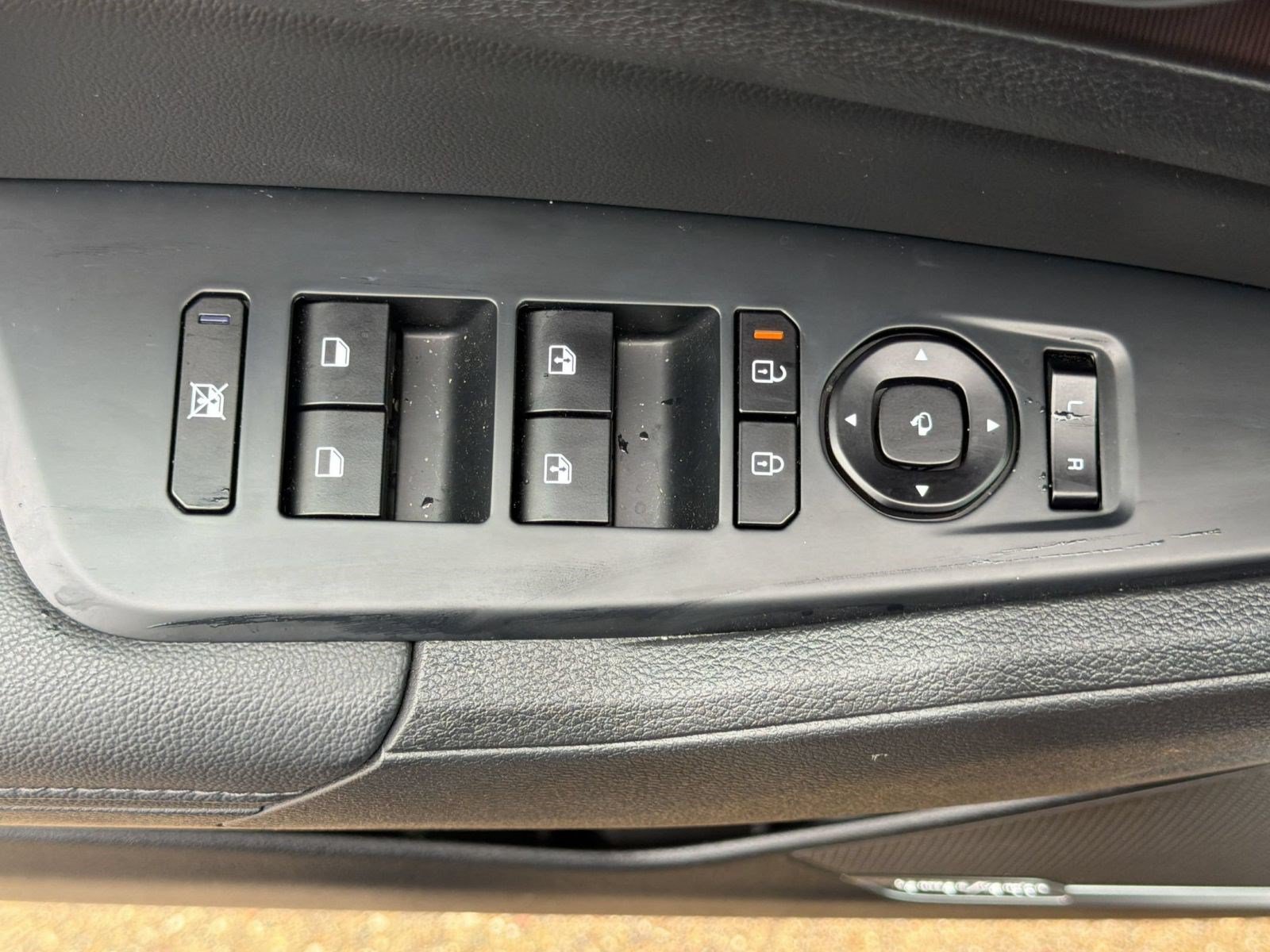 Used 2026 Kia Sportage SX FWD image 11