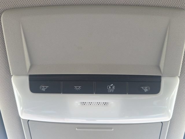 Used 2023 Nissan Rogue S AWD/4WD image 25