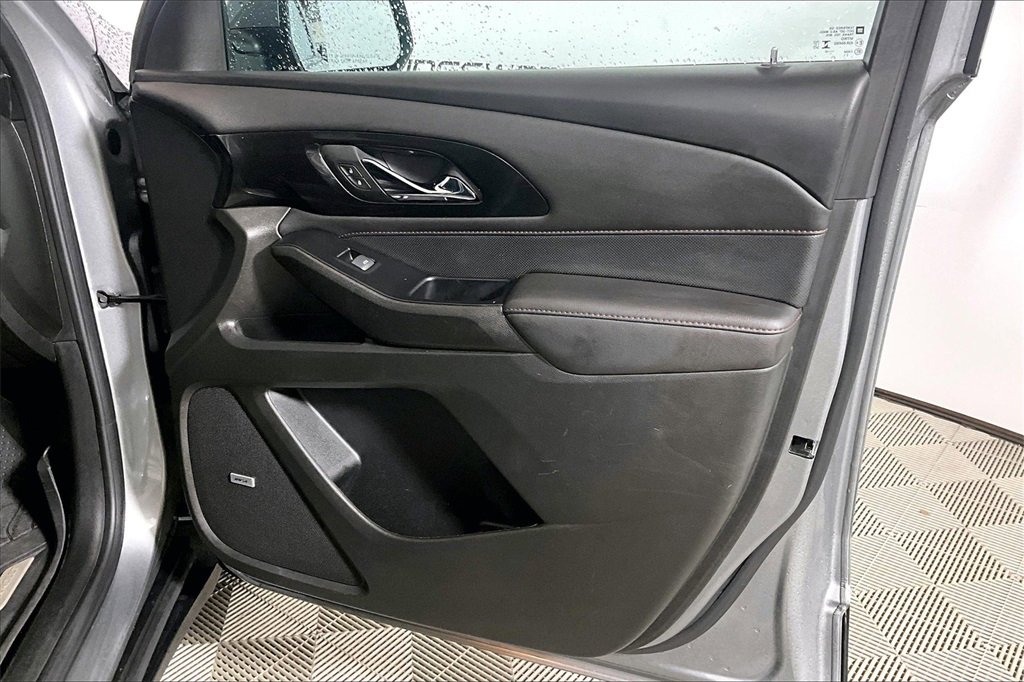 Used 2023 Chevrolet Traverse RS w/ LPO, Floor Liner Package image 20