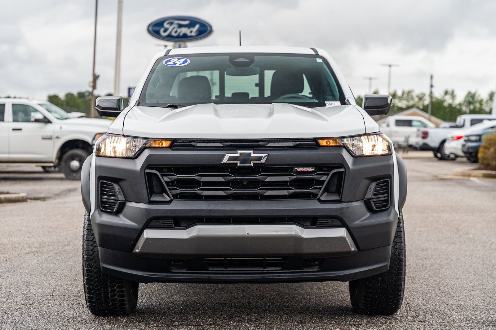 Used 2024 Chevrolet Colorado Trail Boss w/ Technology Package image 8