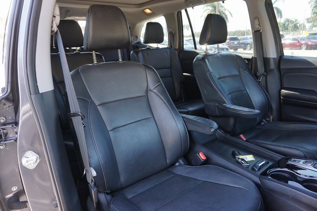 Used 2019 Honda Pilot Elite image 2