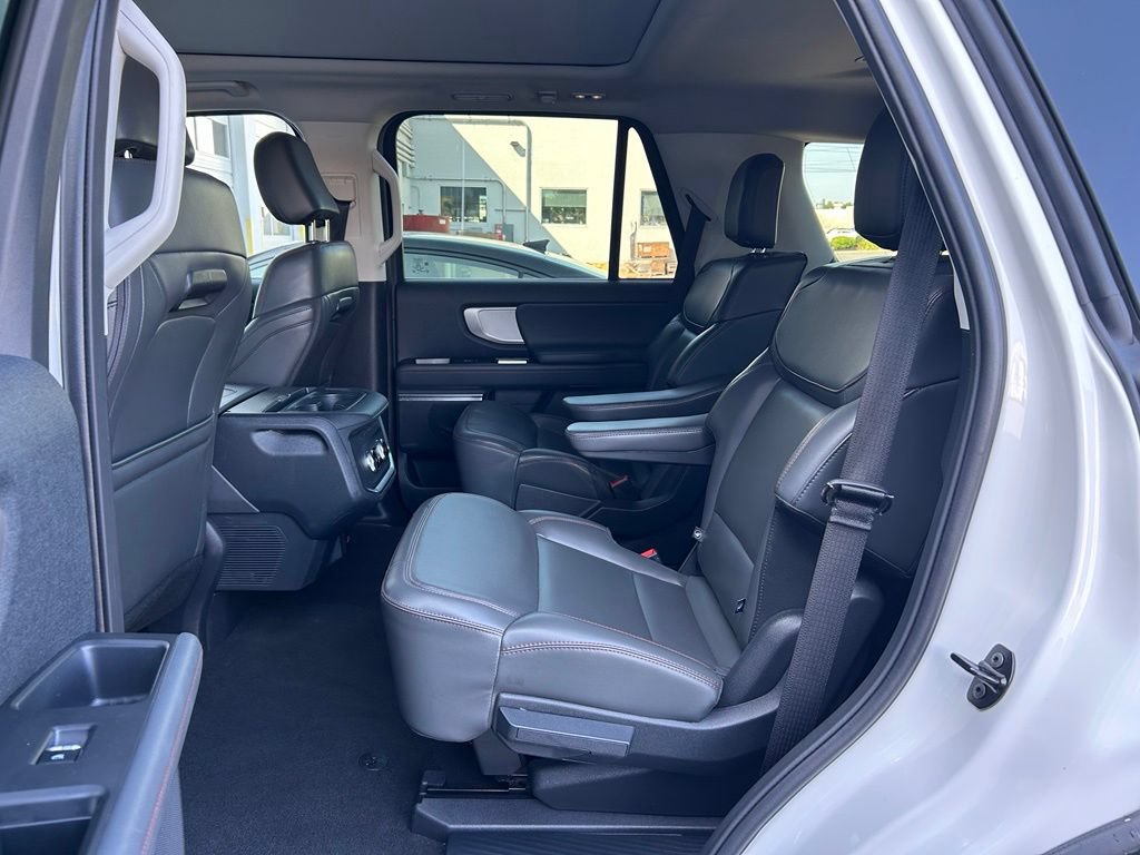Certified 2025 Ford Expedition Active AWD/4WD image 19