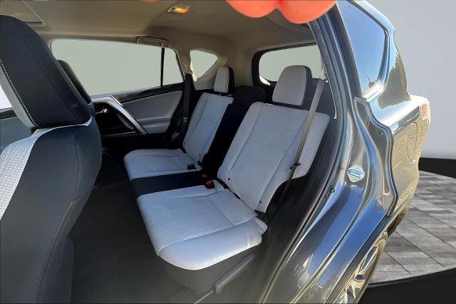 Used 2018 Toyota RAV4 XLE image 32