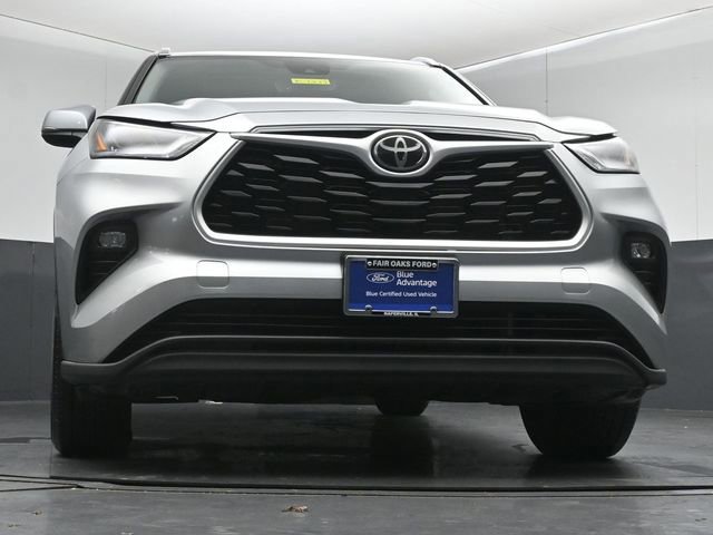 Used 2021 Toyota Highlander XLE AWD/4WD image 23
