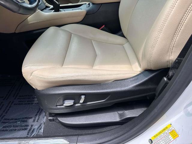 Used 2019 Cadillac XT5 FWD image 16