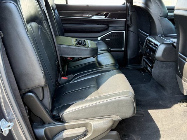 Used 2022 Jeep Wagoneer Series II w/ Convenience Group I AWD/4WD image 32