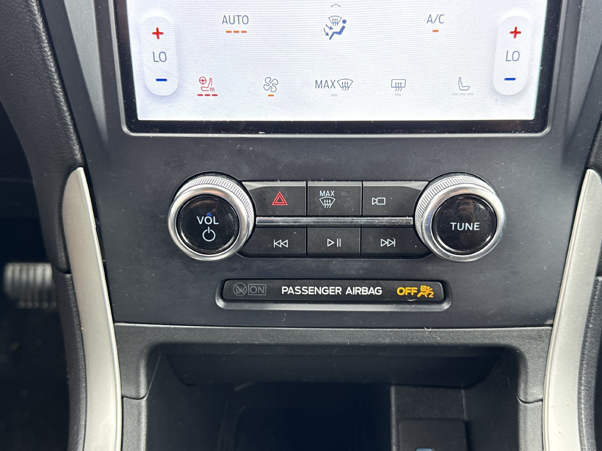Certified 2023 Ford Edge SEL w/ Convenience Package AWD/4WD image 6