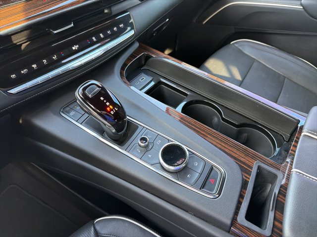 Used 2023 Cadillac Escalade Premium Luxury RWD image 21