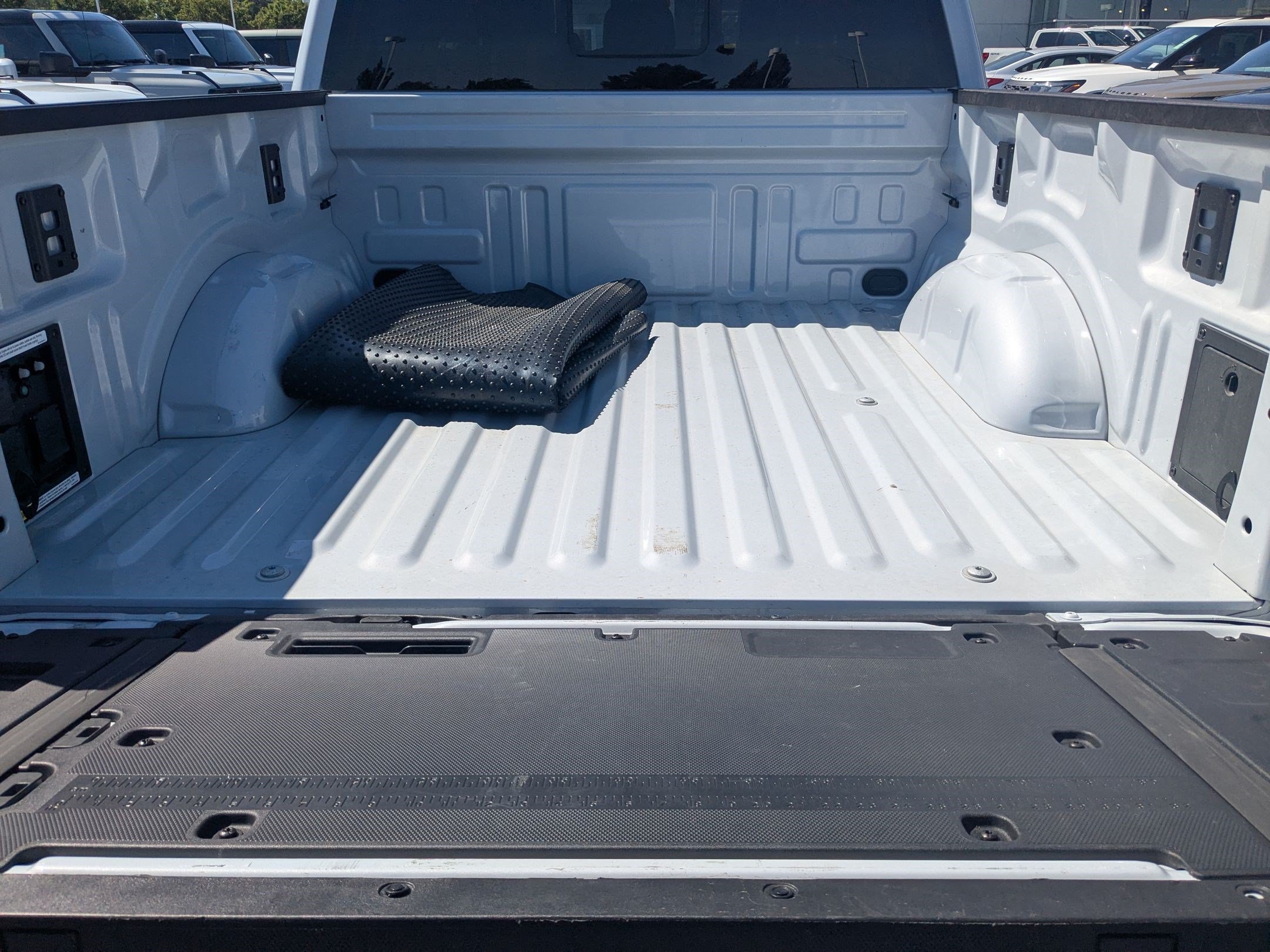 Certified 2025 Ford F150 Platinum w/ Equipment Group 702A High AWD/4WD image 32