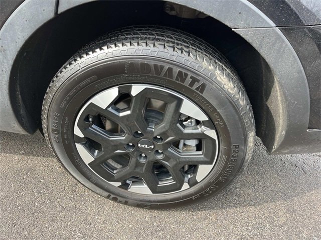 Used 2024 Kia Sorento S image 11