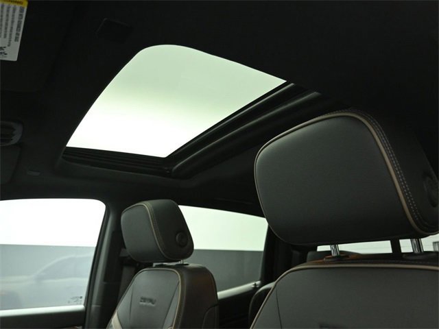 Used 2023 GMC Canyon Denali image 36