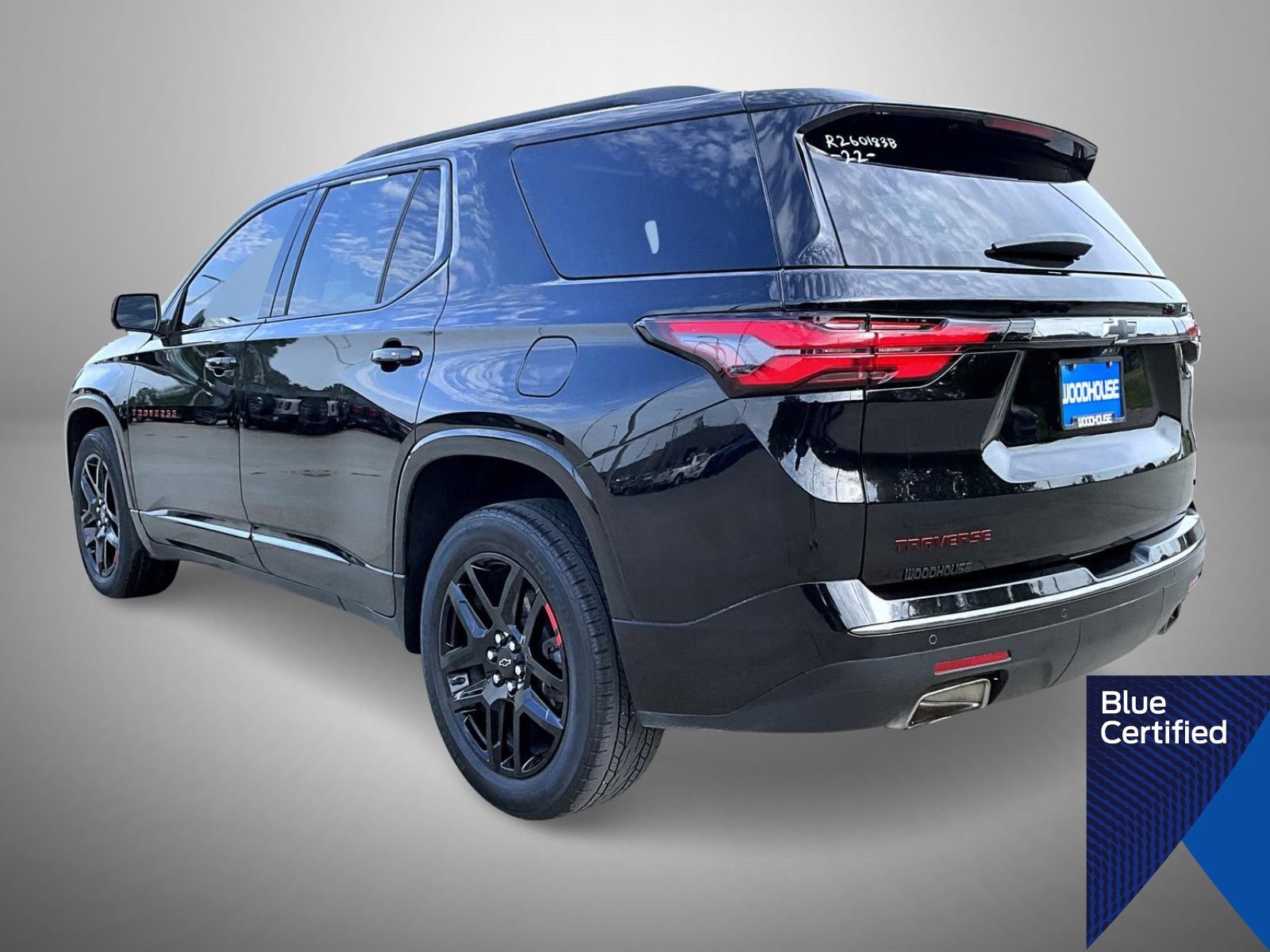 Used 2022 Chevrolet Traverse Premier w/ Redline Edition AWD/4WD image 7