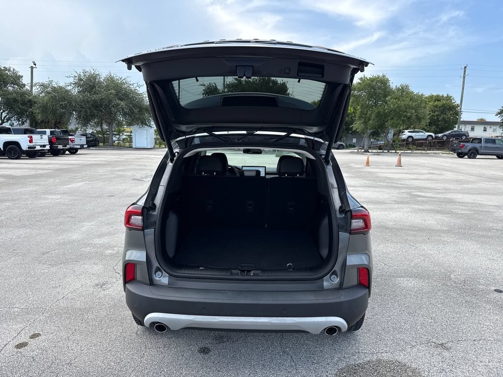 Certified 2023 Ford Escape Platinum AWD/4WD image 29