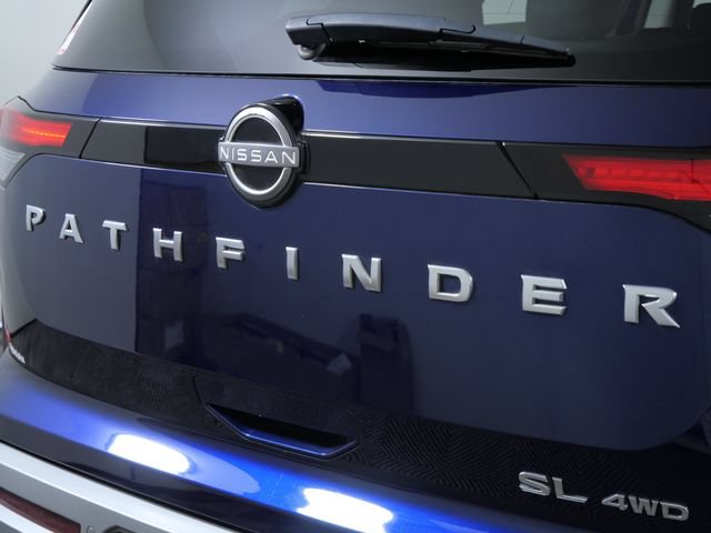 Used 2023 Nissan Pathfinder SL AWD/4WD image 10